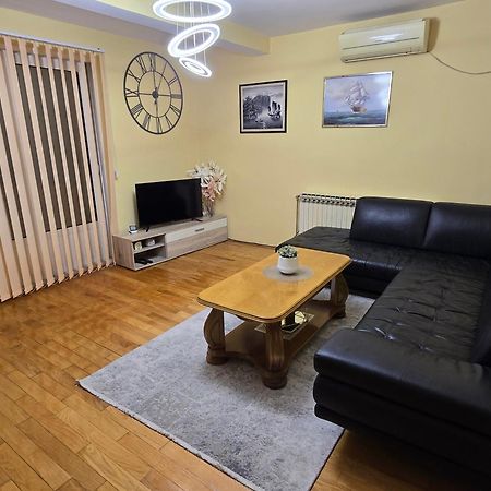 Family Apartment-Dilorena Бар Екстериор снимка