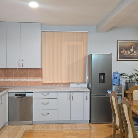 Family Apartment-Dilorena Бар Екстериор снимка