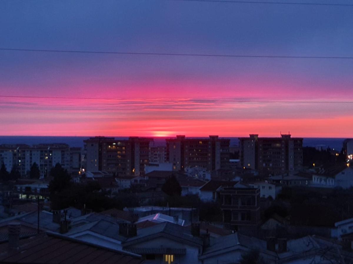 Family Apartment-Dilorena Бар Екстериор снимка